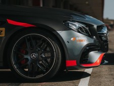 Conduzir um Mercedes AMG CLA45 1 volta + 1 volta em co-piloto